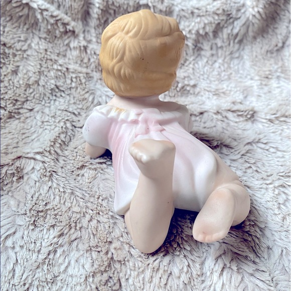 Vintage Bisque Porcelain Piano Baby Girl Hand-Painted Statue Figurine - Picture 5 of 7